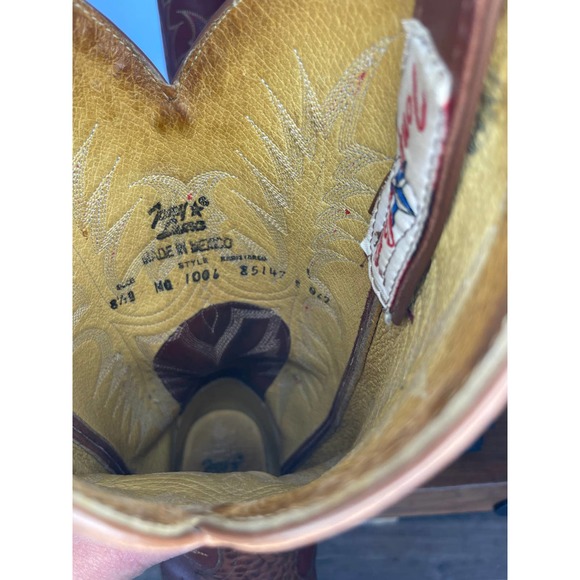 Vintage Tony Lama Men's Brown Bull Hide Almond Toe Cowboy Boot Size 8.5 - Picture 3 of 10